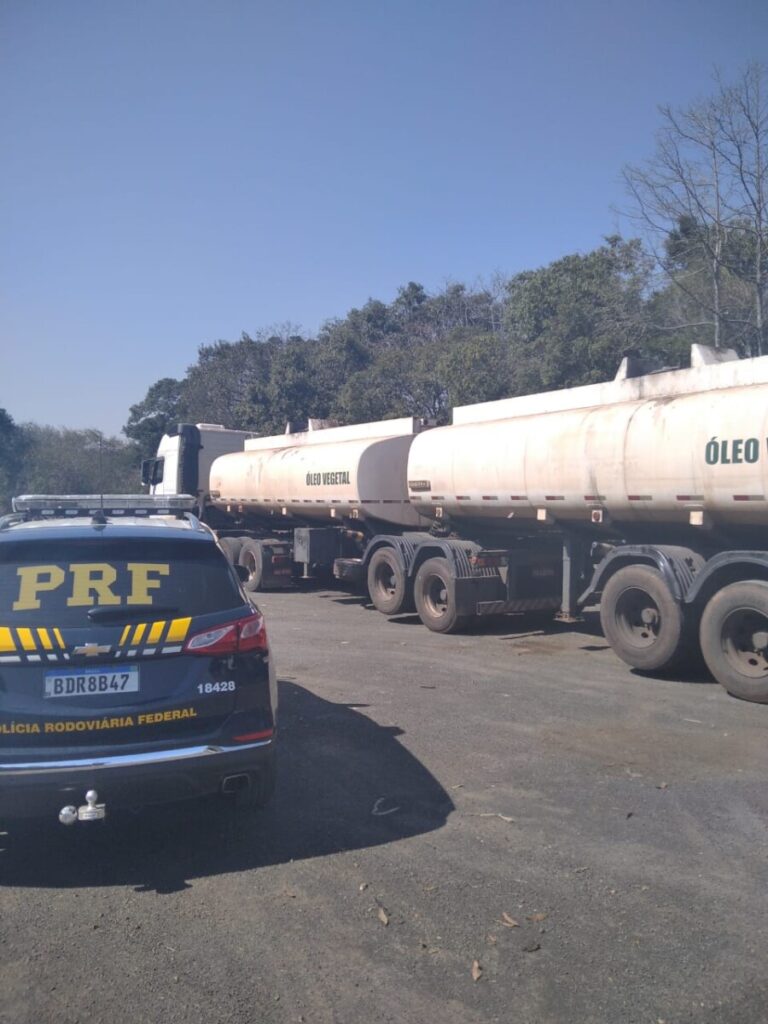 PRF recupera duas carretas roubadas em Guamiranga.