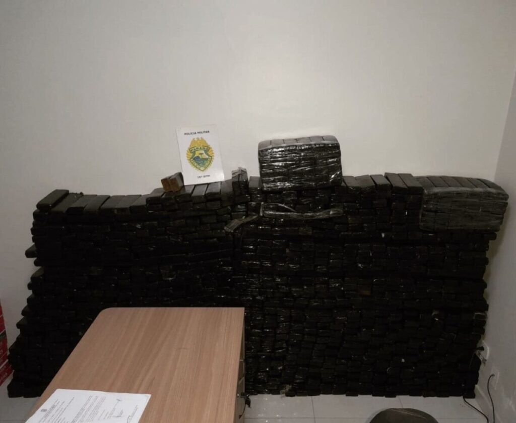 Polícia Militar apreende mais de 500 kg de maconha em Manoel Ribas.